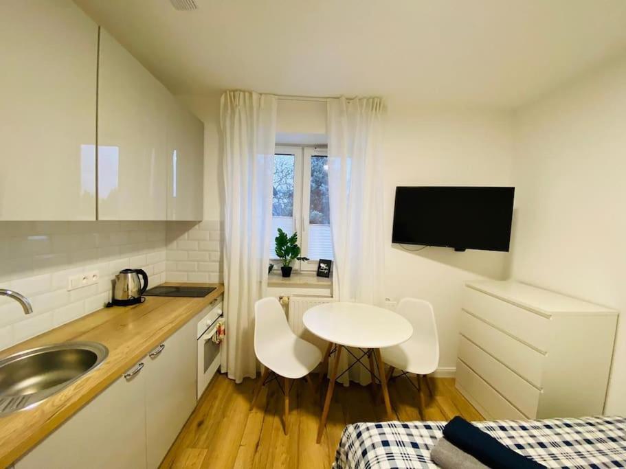 Bezagenta Mozart8 Studio Easy Access To City Wifi Διαμέρισμα Βαρσοβία Εξωτερικό φωτογραφία