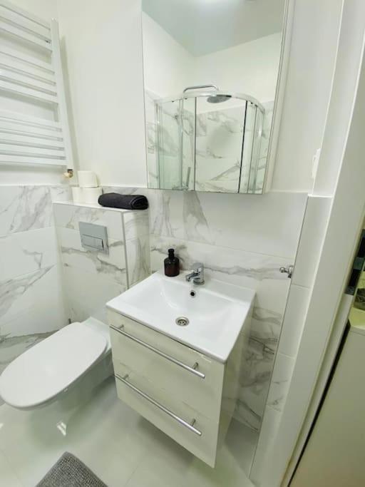 Bezagenta Mozart8 Studio Easy Access To City Wifi Διαμέρισμα Βαρσοβία Εξωτερικό φωτογραφία